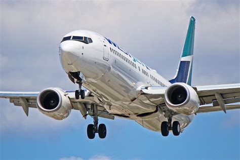 C-GWUX: WestJet Boeing 737-800 (In Flight Since 2014)
