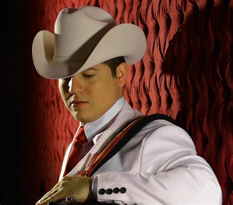 Remigio alejandro valenzuela buelna, mejor conocido en el medio musical como remmy valenzuela, es un cantante, compositor y acordeonista. Remmy Valenzuela | iHeartRadio