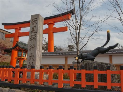 度々行きたい旅。 京都観光：伏見稲荷大社は、海外観光客に人気の観光スポットです！
