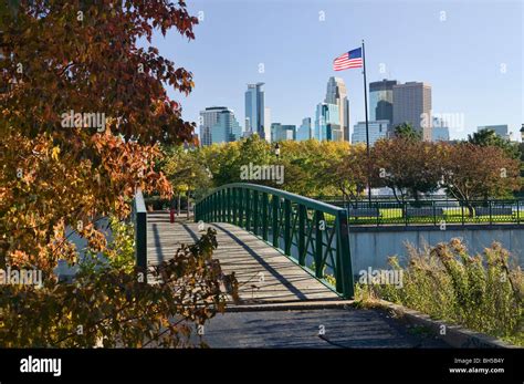 The Minneapolis Skyline From Boom Island On The Mississippi River Stock