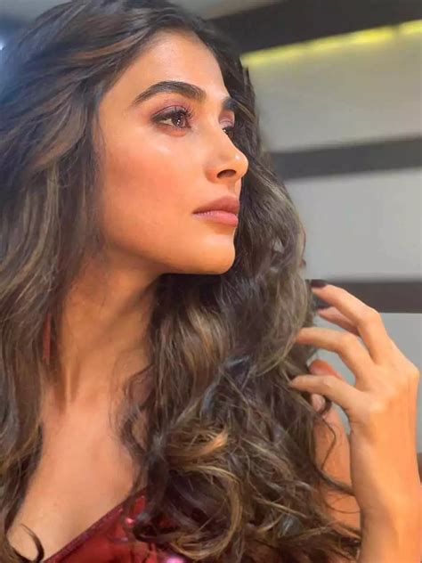 Pooja Hegdes Comeback To A Netizens Demand For A Naked Pic Is