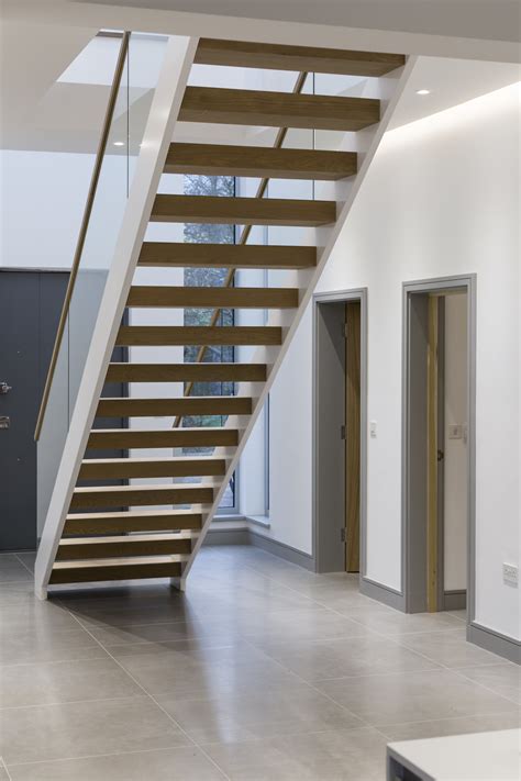 Modern Straight Staircase With Hardwood Floor Metal Railing Solid Wood