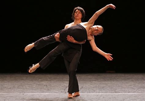 Raimund Hoghe, Choreographer of Strength and Frailty, Dies at 72 - The