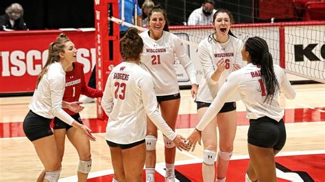Wisconsin Enters The 2020 21 Di Womens Volleyball Tournament With