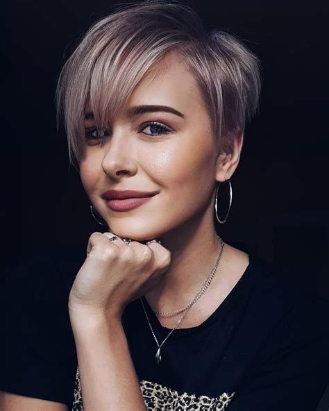 Having short hair creates the appearance of thicker hair and there are many types of hairstyles to choose from. 25 short hairstyles women 2021 - Discover Ideas