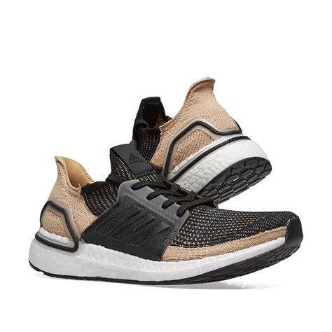 It debuted on the soles of the new energyboost running shoe, and this unprecedented material. Adidas Ultra Boost 19 Core Black, Raw Sand & Grey | END.