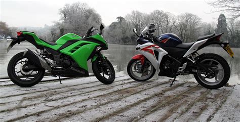 Racing a honda cbr250rr against a 2015 yamaha r25 vs kawasaki ninja 250fi please subscribe and share this video if you. CBR250R vs Ninja 300: high five | Visordown