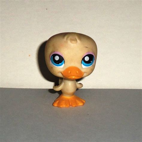 Littlest Pet Shop 51 Authentic Duck With Green Eyes Lps Yellow Red