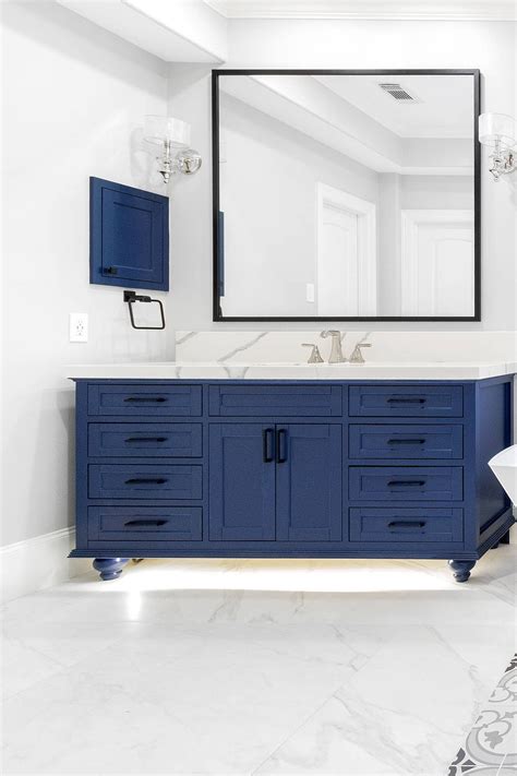 Master Bathroom Ideas With Navy Blue Vanity Hallatorp