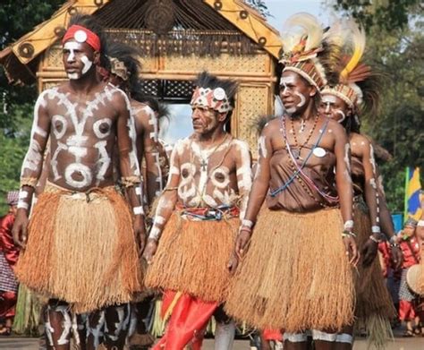 Pakaian Adat Papua Dan Penjelasannya Lengkap Rumbelnesia The Best