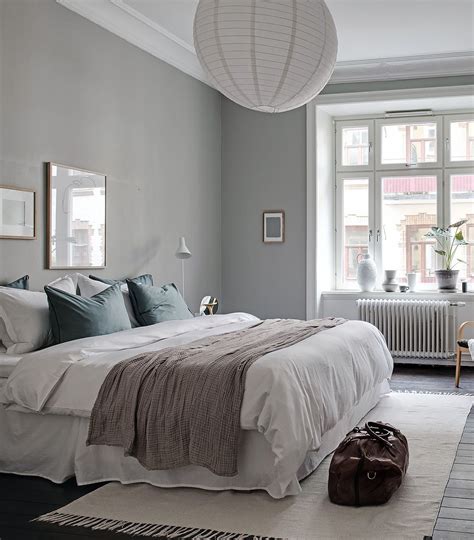 Minimal Home With A Grey Bedroom Coco Lapine Design Bedroom