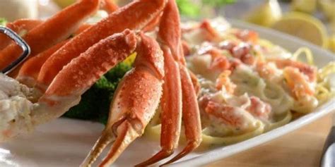 What Dietitians Would Eat Red Lobster | HuffPost Canada
