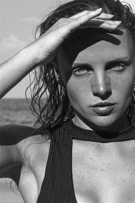 Capturing the Essence of Women through Artistry and Nature – Lakor