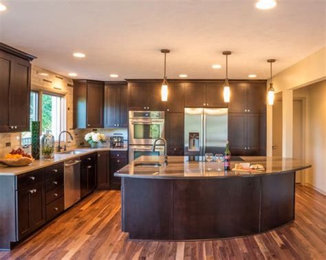 If you have plenty of space this isn't a problem. Horseshoe Kitchen | Houzz