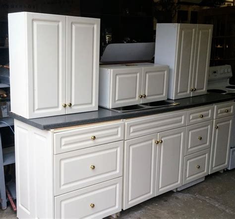 Save your time from assembly a new one. Things to consider when buying used Kitchen Cabinets