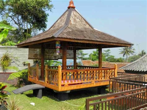 Bagi anda yang sedang berkunjung ke bandung, luangkan waktu untuk datang ke sini. Cara Membuat Saung Gazebo Unik dan Nyaman | RUMAH IMPIAN