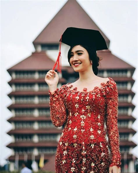 Rekomendasi Baju Wisuda Homecare24