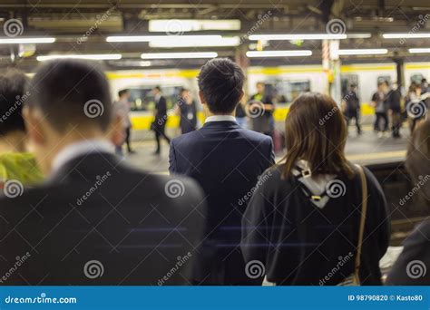Passengers Traveling By Tokyo Metro Editorial Image Image Of Corporate Businesswoman