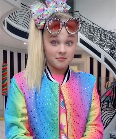 Now, five years later, jojo siwa has more than 12 million subscribers on youtube, a deal with nickelodeon, her own merch line with claire's and tons of other. Teen Sensation Jojo Siwa Has Revealed Her Natural Hair ...
