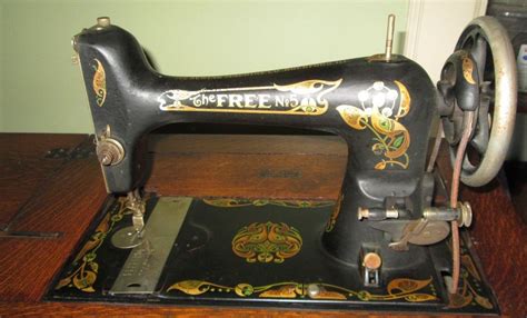 The Free No 5 Antique Sewing Machine Sewing Machine Antique Sewing