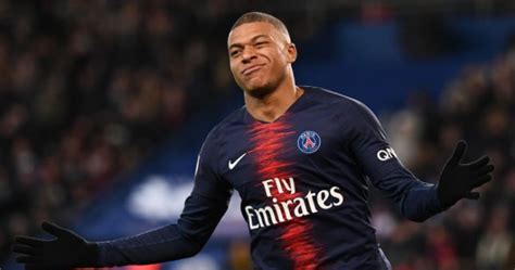 Page officielle de kylian mbappé. Мбаппе просит руководство ПСЖ подписать новых игроков ...