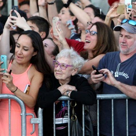 This Phone Free Old Lady Has Reminded The World To Stay In The Moment
