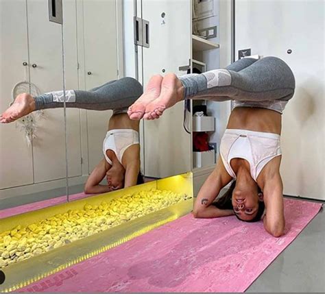Cristina Pedroche Practica Yoga Desnuda Y Revoluciona Las Redes