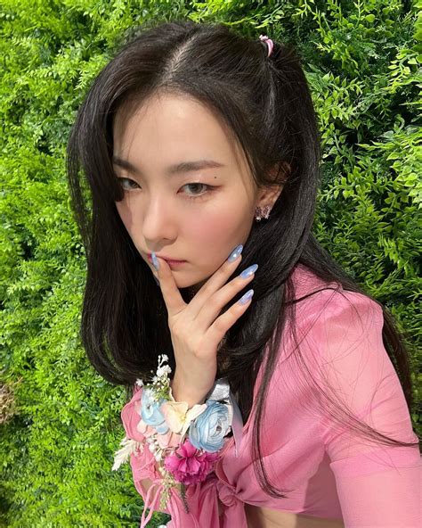 220322 Red Velvet Seulgi Instagram Update Kpopping