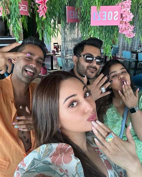 Whats Cooking At Sonakshi Sinhas End Iwmbuzz