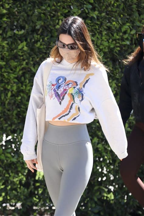 kendall jenner fantastic ass and cameltoe in leggings out in west hollywood hot celebs home