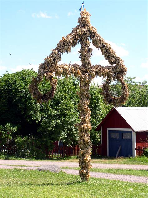 Historically, there were also plenty of notions. Midsommarstång | Paul | Flickr