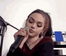 Maggie Lindemann Loop GIF Maggie Lindemann Loop Discover Share GIFs