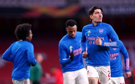 PSG leading Barcelona in race to sign Arsenal star this summer