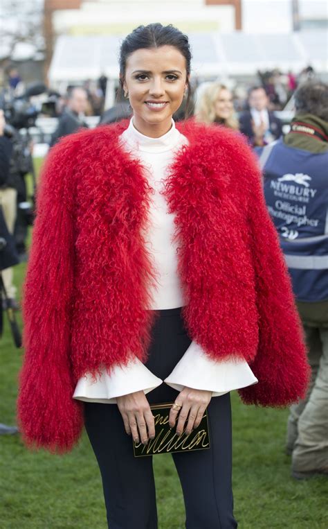 Lucy Mecklenburgh The Hennessy Gold Cup At Newbury Racecourse England 1126 2016 • Celebmafia