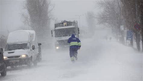 A Venit Iarna Cum Se Circulă Pe Principalele Drumuri Din România