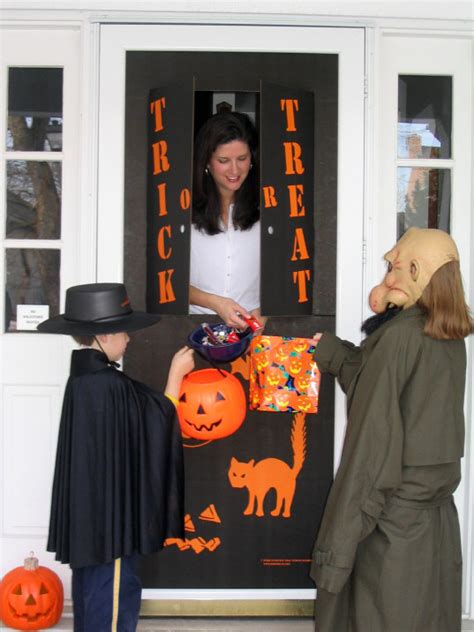 Eerie Entrance Halloween Candy Door Turns Screen Door Into A Scream