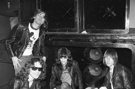 my ramones danny fields lifts the lid on managing the ramones