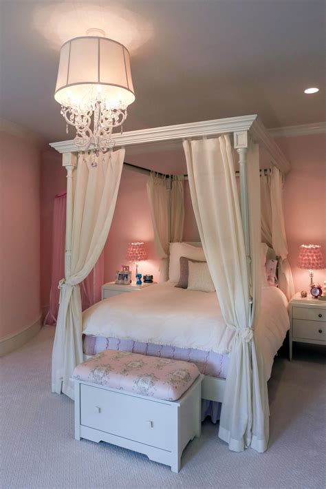 Decorating A Canopy Bed Aspects Of Home Business