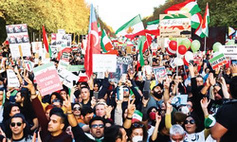 ۱۶ پرچم غیرایرانی علیه پرچم ایران کدام گروه‌های تجزیه‌طلب در تجمع برلین حضور داشتند؟