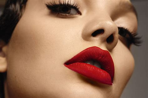 Tips Pilih Lipstick Sesuai Warna Kulit