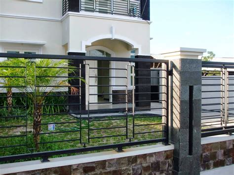 Selain bentuk nya yang indah pagar tembok juga berbagai macam variasi dan modelnya. Gambar Pagar Rumah Cantik Malaysia | Desain Rumah
