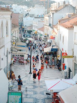 Albufeira in portugal is een van de populairste vakantiebestemmingen in europa. Albufeira: grootste badplaats van Algarve - dé ...