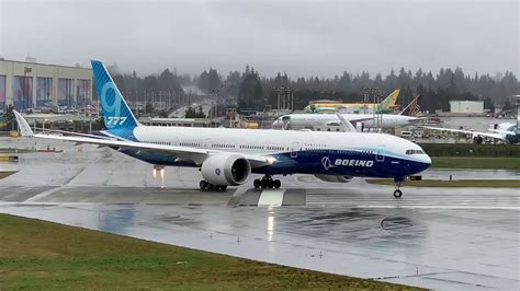 777x At Last Big New Boeing 777x Takes Flight From Paine Field