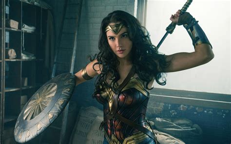 New Wonder Woman Still Shows Gal Gadot Ready For Battle