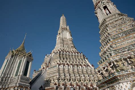 Wat Arun Bangkok The Temple Of The Dawn Travel Happy