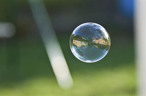 Is Sydney really at risk of a property bubble bursting? - News