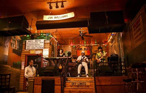 Looking For The Best Chicago Blues Try These Clubs Where Guitars Howl
