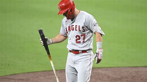 Mike Trout Has Surgery On His Broken Left Wrist Timetable For Return