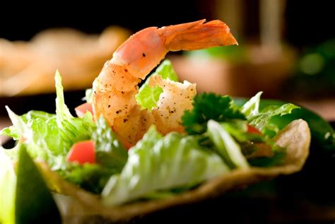 Get healthy, easy, and tasty diabetic dinner recipes that will keep you full without spiking your sugar try these healthy, easy, and tasty dinner recipes from the american diabetes association that will. Shrimp Fajita Salad - Easy Diabetic Friendly Recipes ...