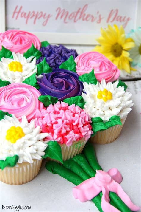 These treats are worthy of the mama who does it all; Mother's Day Cupcake Cake with Free Printable | Mothers ...